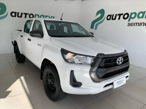 TOYOTA HILUX 2.8 D-4D TURBO DIESEL CD POWER PACK 4X4 MANUAL